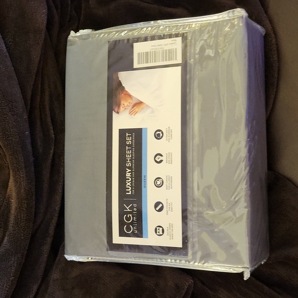 CGK 4 pc hotel luxury queen sheet set Dark Gray Deep Pocket wrinkle free…New - Picture 1 of 4